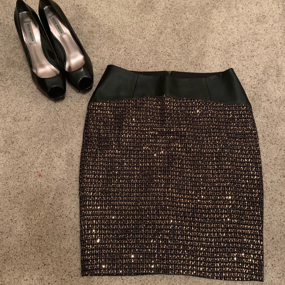 The Limited Dresses & Skirts - 🎁 🥂  Perfect Holiday Party Skirt 👠💄